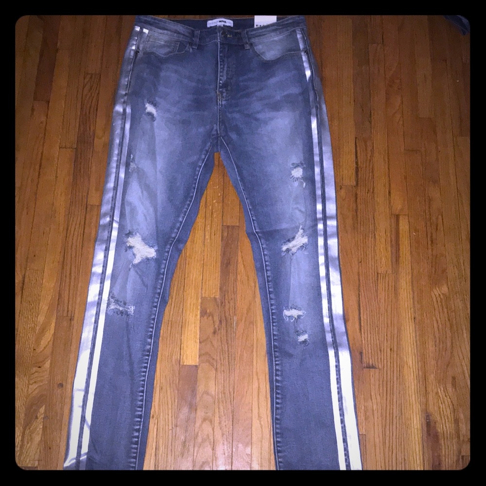 Skinny ripped jeans